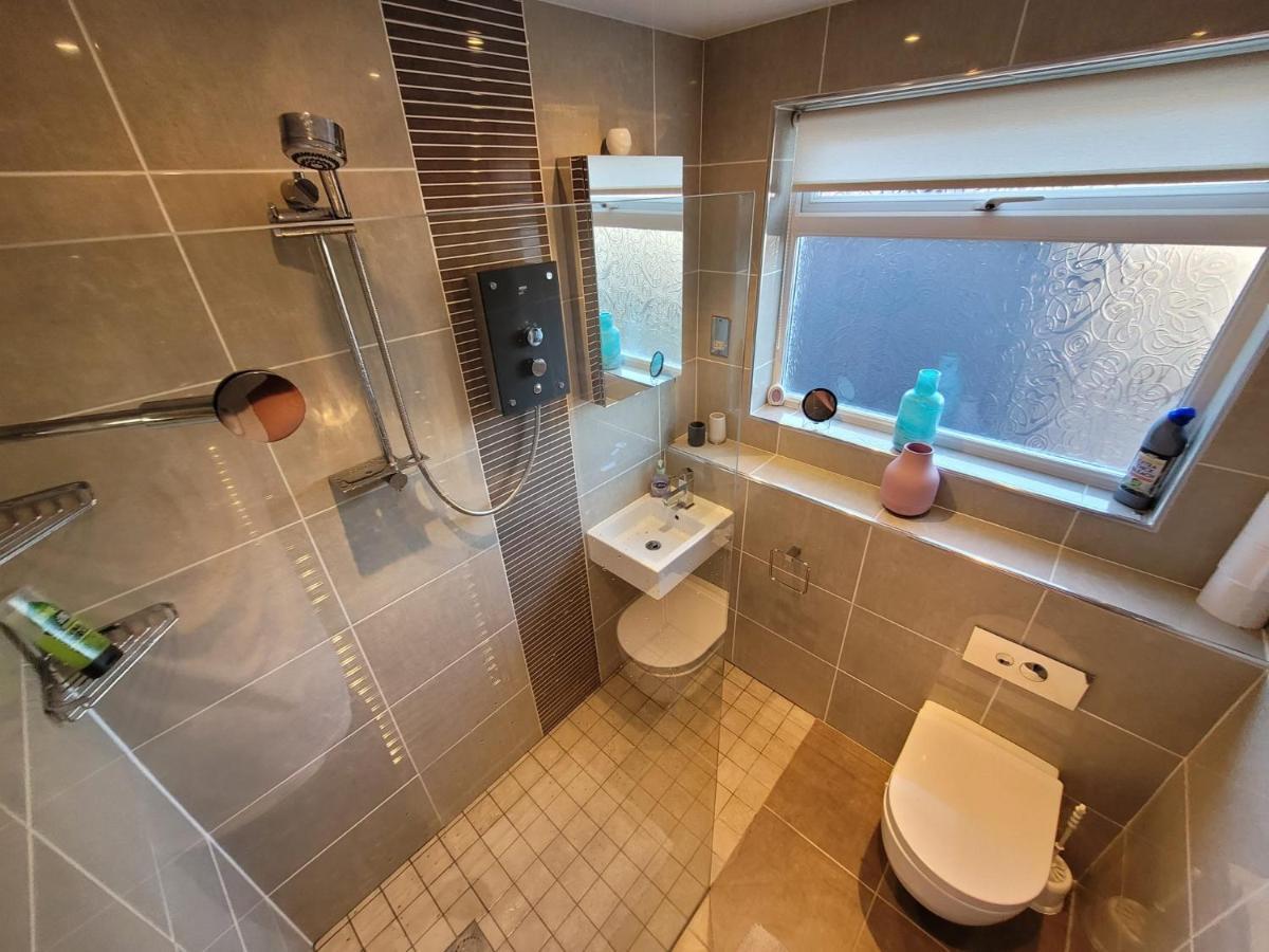 The Mumbles - Bungalow - 2 Bedrooms - Pet Friendly Swansea Exteriör bild